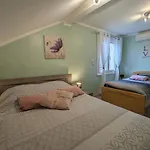 Holiday home Spacieux Avec Sauna, Et Baby-foot, Proche Stations De - Fr-1-589-671