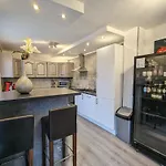 Spacieux Avec Sauna, Et Baby-foot, Proche Stations De - Fr-1-589-671 Holiday home *