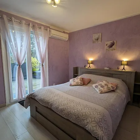 Spacieux Avec Sauna, Et Baby-foot, Proche Stations De - Fr-1-589-671 Ferienhaus