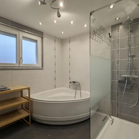 Spacieux Avec Sauna, Et Baby-foot, Proche Stations De - Fr-1-589-671 Ferienhaus Ramonchamp