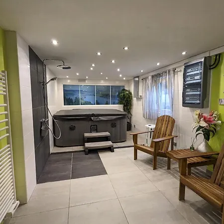 Spacieux Avec Sauna, Et Baby-foot, Proche Stations De - Fr-1-589-671 Ferienhaus