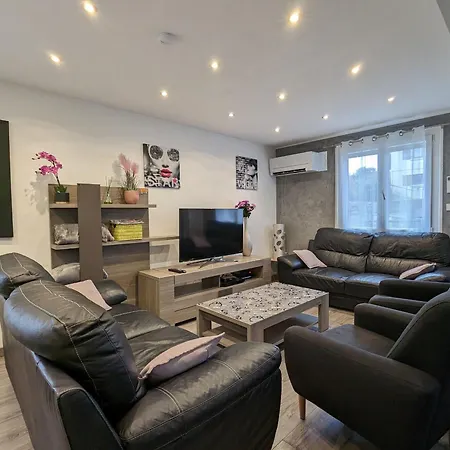 펜션 Spacieux Avec Sauna, Et Baby-foot, Proche Stations De - Fr-1-589-671