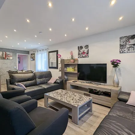 Spacieux Avec Sauna, Et Baby-foot, Proche Stations De - Fr-1-589-671 * Ramonchamp