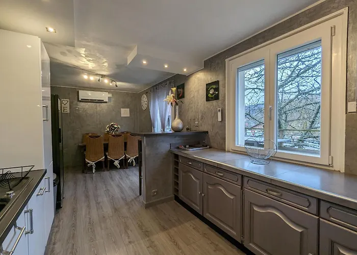 펜션 Spacieux Avec Sauna, Et Baby-foot, Proche Stations De - Fr-1-589-671