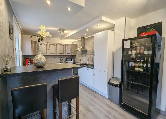 Spacieux Avec Sauna, Et Baby-foot, Proche Stations De - Fr-1-589-671 펜션 *